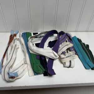 Lot of 18 Used Vintage Y2K Assorted Zippers Various Colors & Sizes